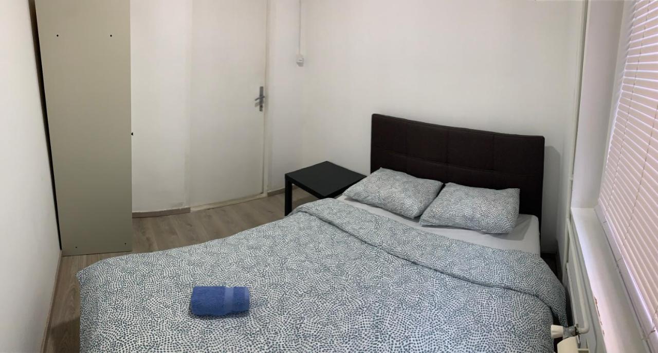 Private Rooms Belgrade Hostel Exterior foto